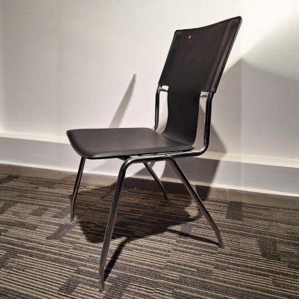 Chaise visiteur en PU