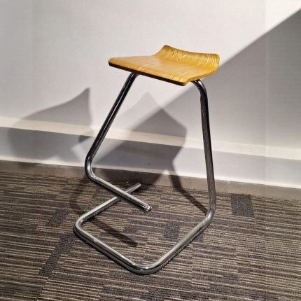 Tabouret fixe assise en bois