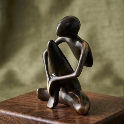 FIGURE DESKTOP
