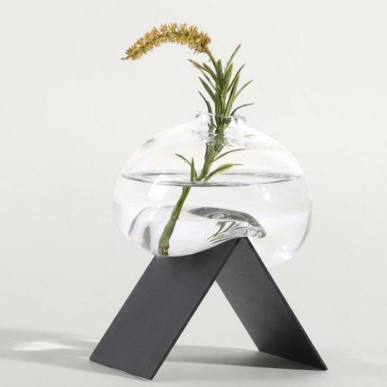 GLASS VASE