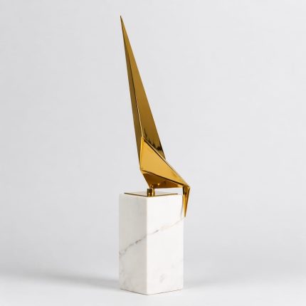 BIRD ON STAND-SM