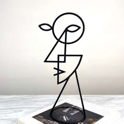 FIGURE DESKTOP