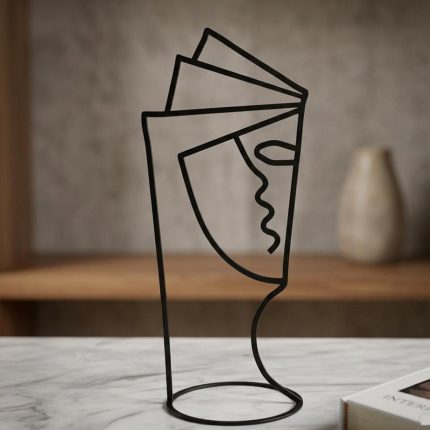 FIGURE DESKTOP